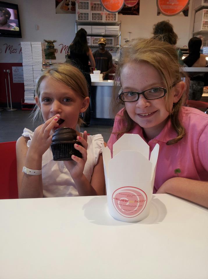 2012-07-30 Holly Cupcakes & Frozen Yogurt..jpg